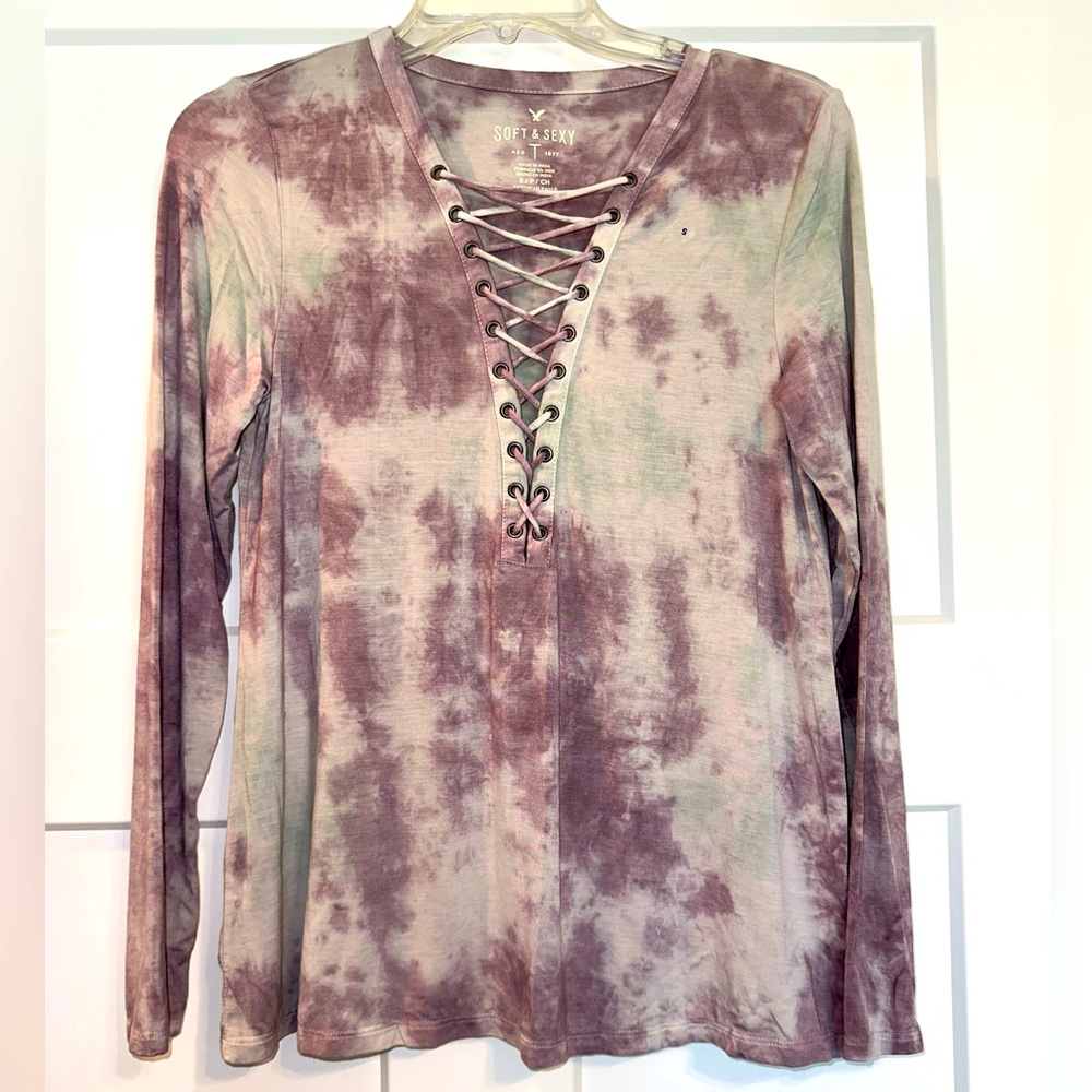 American Eagle Outfitters tie dye Soft & Sexy lace vneck long sleeve Small NWT